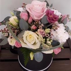 Black hat box arrangement