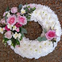 Classic based wreath