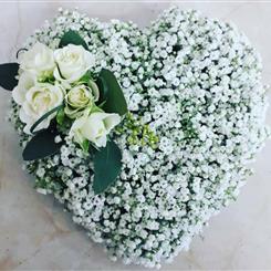Petite Gypsophila heart