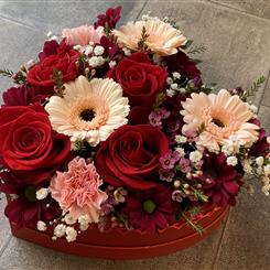 Valentines heart hat box